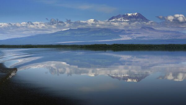 Vulcão Shiveluch, localizado na península de Kamchatka, é um dos mais ativos do mundo - Sputnik Brasil