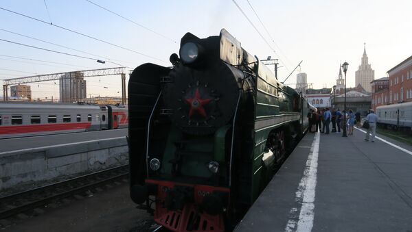 Trem Rússia Imperial na estação - Sputnik Brasil