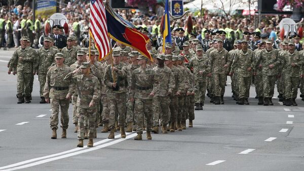 Militares dos EUA participam da parada militar em comemoração da independência da Ucrânia - Sputnik Brasil