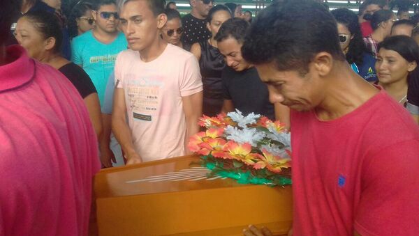 Funeral de uma das vítimas do naufrágio no rio Xingu - Sputnik Brasil