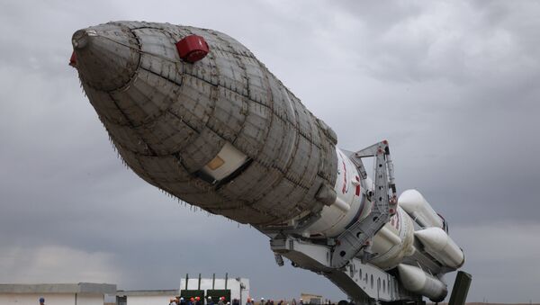 Foguete-portador russo Proton-M - Sputnik Brasil