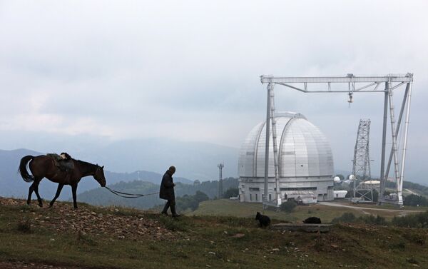 O telescópio está situado nas colinas do monte de Pastukhov a 2.100 metros do nível do mar - Sputnik Brasil