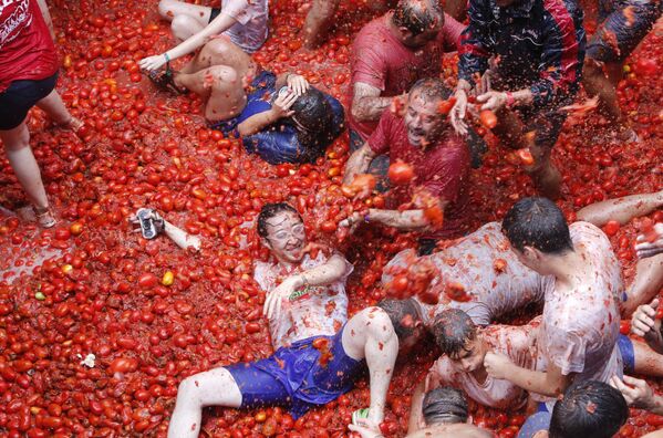 A festa Tomatina ocorre todo ano na cidade espanhola de Buñol. - Sputnik Brasil