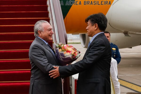 Temer e Li Jinzhang, Embaixador da China em Brasília. - Sputnik Brasil