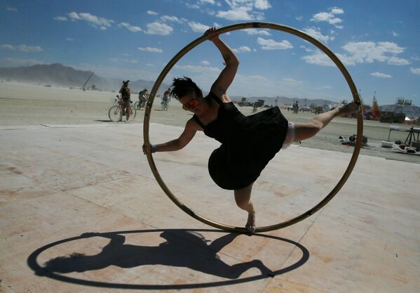A primeira edição do Burning Man aconteceu em 1986. - Sputnik Brasil