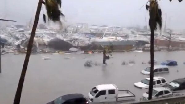 O porto inundado durante o furacão Irma na parte francesa da ilha de São Martinho - Sputnik Brasil