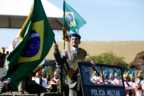 Veterano brasileiro no desfile do Dia da Independência, em Brasília - Sputnik Brasil