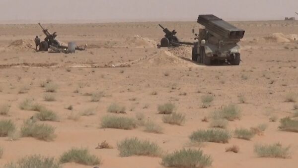 Exército sírio continua ofensiva perto de Deir ez-Zor - Sputnik Brasil