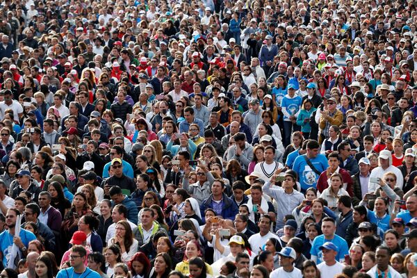 Cerca de um milhão de pessoas acompanharam a missa do Papa Francisco na capital colombiana. - Sputnik Brasil