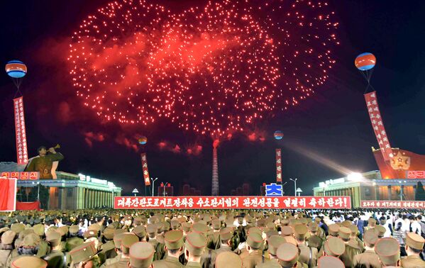 Em 6 de setembro, os moradores de Pyongyang festejaram o teste bem-sucedido de uma bomba de hidrogênio, que pode ser instalada em um míssil balístico intercontinental - Sputnik Brasil