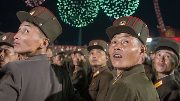 Norte-coreanos festejam teste bem-sucedido de uma bomba de hidrogênio - Sputnik Brasil