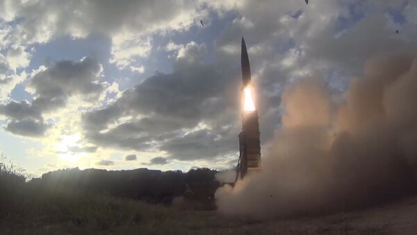 Coreia do Sul lança míssil Hyunmoo-2 em 15 de setembro de 2017 - Sputnik Brasil