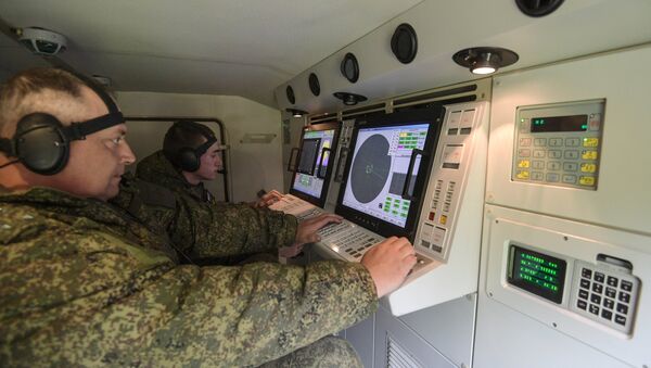 Militares russos treinam uso de sistemas antiaéreos baseados em tecnologia nacional - Sputnik Brasil