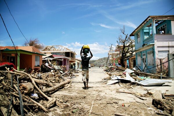 Consequências do furacão Maria na ilha de Domínica no mar do Caribe - Sputnik Brasil