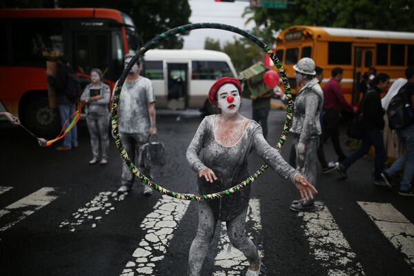 Estudantes do Salvador participam de ação antigovernamental - Sputnik Brasil