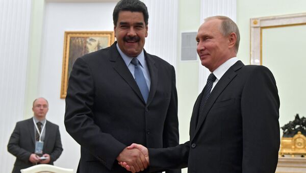 Presidente russo Vladimir Putin com o presidente da Venezuela Nicolás Maduro durante seu encontro em Moscou, em 4 de outubro de 2017 - Sputnik Brasil