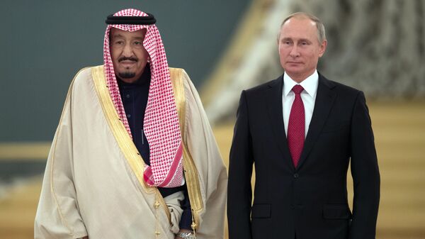 Presidente russo, Vladimir Putin, durante encontro com rei da Arábia Saudita, Salman bin Abdulaziz Al Saud - Sputnik Brasil