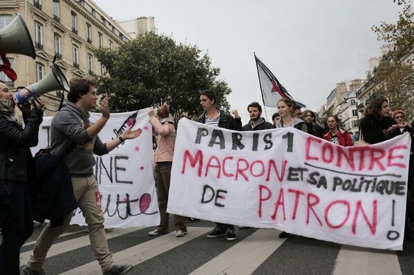 Protestos contra as reformas de Macron em Paris - Sputnik Brasil