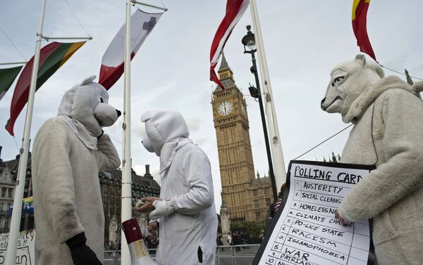 Membros do movimento Occupy Democracy nas eleições em Londres - Sputnik Brasil