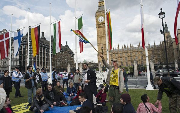 Ação Occupy Democracy nas eleições em Londres, na Praça do Parlamento - Sputnik Brasil