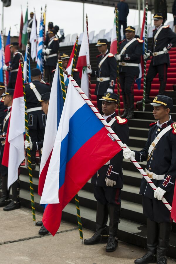 Bandeira da Rússia estréia na comemoração do Dia da Vitória no Rio de Janeiro - Sputnik Brasil