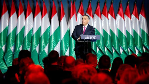 O Primeiro-Ministro húngaro, Viktor Orban, fala durante seu discurso sobre o estado da nação, em Budapeste, em 10 de fevereiro de 2017. Entre os líderes mundiais, Orban é conhecido como um crítico assumido de Soros - Sputnik Brasil