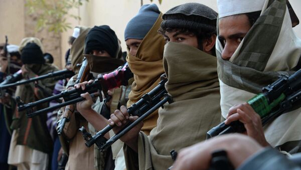 Ex-militantes afegãos do movimento Talibã antes de depor as armas (foto de arquivo) - Sputnik Brasil