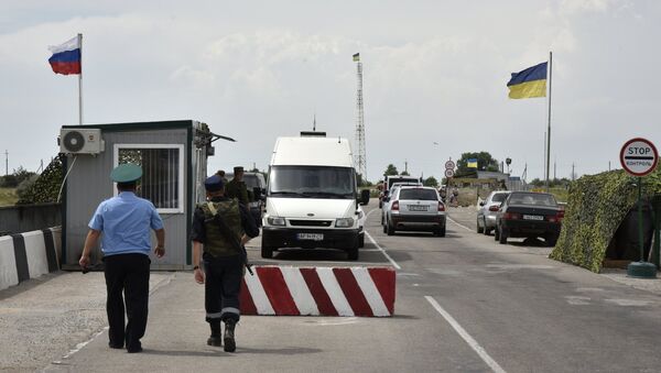Ponto de passagem na fronteira russo-ucraniana (foto do arquivo) - Sputnik Brasil
