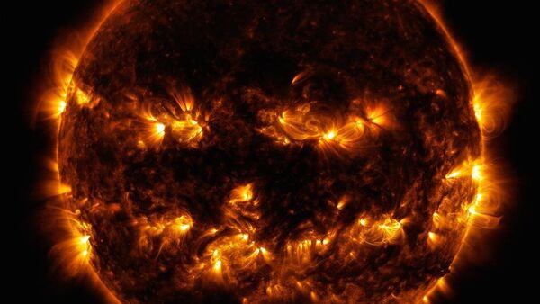 Extravagante traje solar publicado pela NASA - Sputnik Brasil