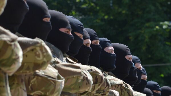 Membros da unidade neonazista ucraniana Azov  - Sputnik Brasil