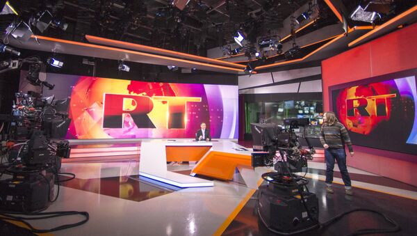 Estúdio de um programa de notícias do canal russo RT - Sputnik Brasil