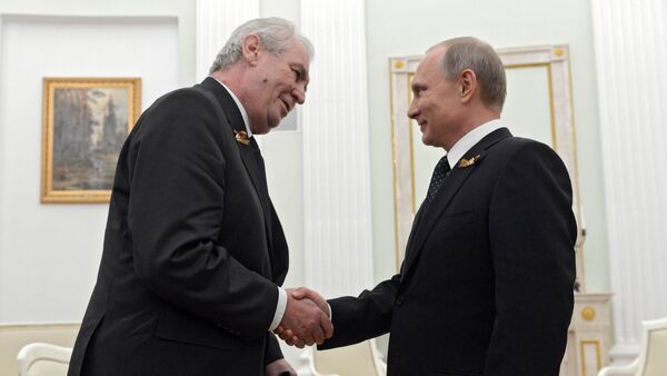 Vladimir Putin, presidente da Rússia, e Milos Zeman, presidente da República Tcheca - Sputnik Brasil