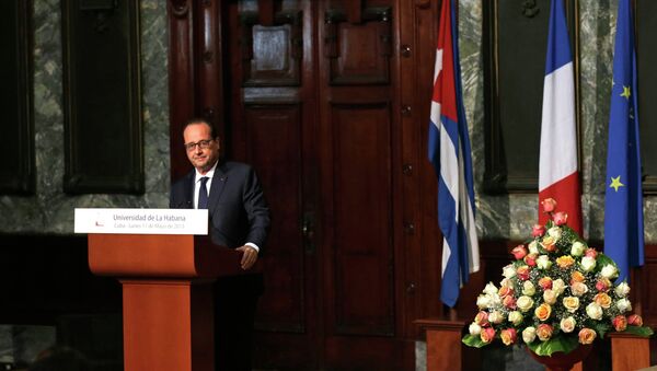 François Hollande durante discurso na Universidade de Havana, em Cuba - Sputnik Brasil
