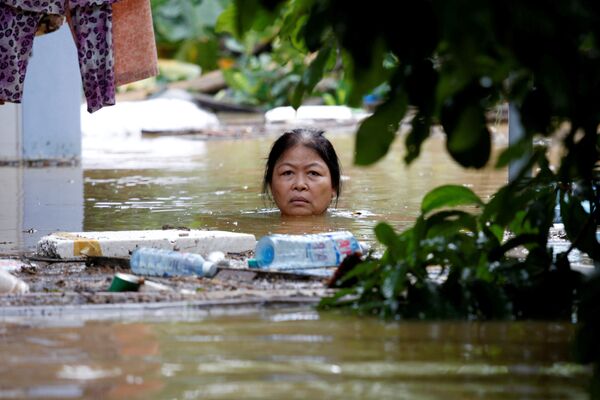 Inundações depois do tufão Damrey no Vietnã - Sputnik Brasil