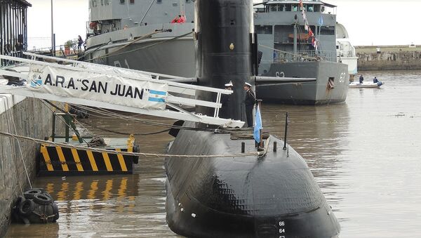 Submarino ARA San Juan en el Apostadero Naval de Buenos Aires, durante una jornada de puertas abiertas en mayo de 2017 por el día de la Armada Argentina. - Sputnik Brasil