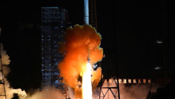 Aeronave não tripulada é lançada sobre um foguete Long March 3C da província chinesa de Sichuan - Sputnik Brasil