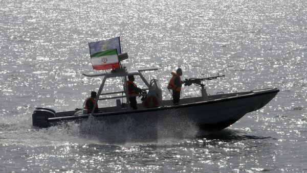 Lancha do Corpo de Guardiões da Revolução Islâmica do Irã no golfo Pérsico (imagem de arquivo) - Sputnik Brasil