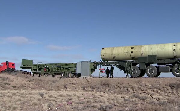 Lançamento do míssil renovado A-135 do sistema de defesa antiaérea, no polígono cazaque de Sary-Shagan - Sputnik Brasil