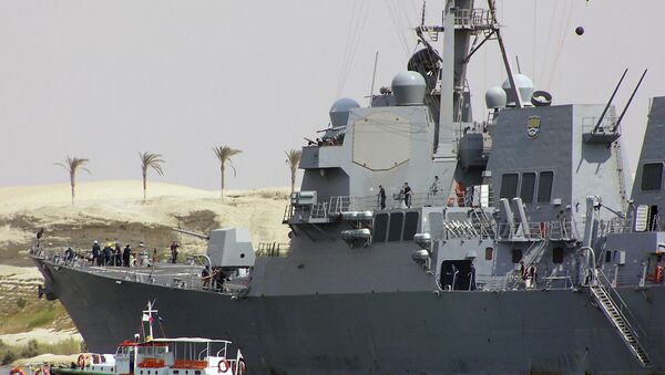Destróier USS James Williams (DDG-95) da Marinha dos Estados Unidos no canal de Suez - Sputnik Brasil