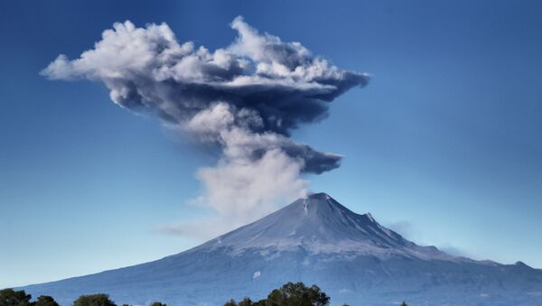 Vulcão Popocatépetl no México - Sputnik Brasil