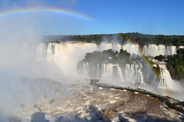 Mais de 1,6 milhão de pessoas já visitaram as Cataratas do Iguaçu neste ano. - Sputnik Brasil