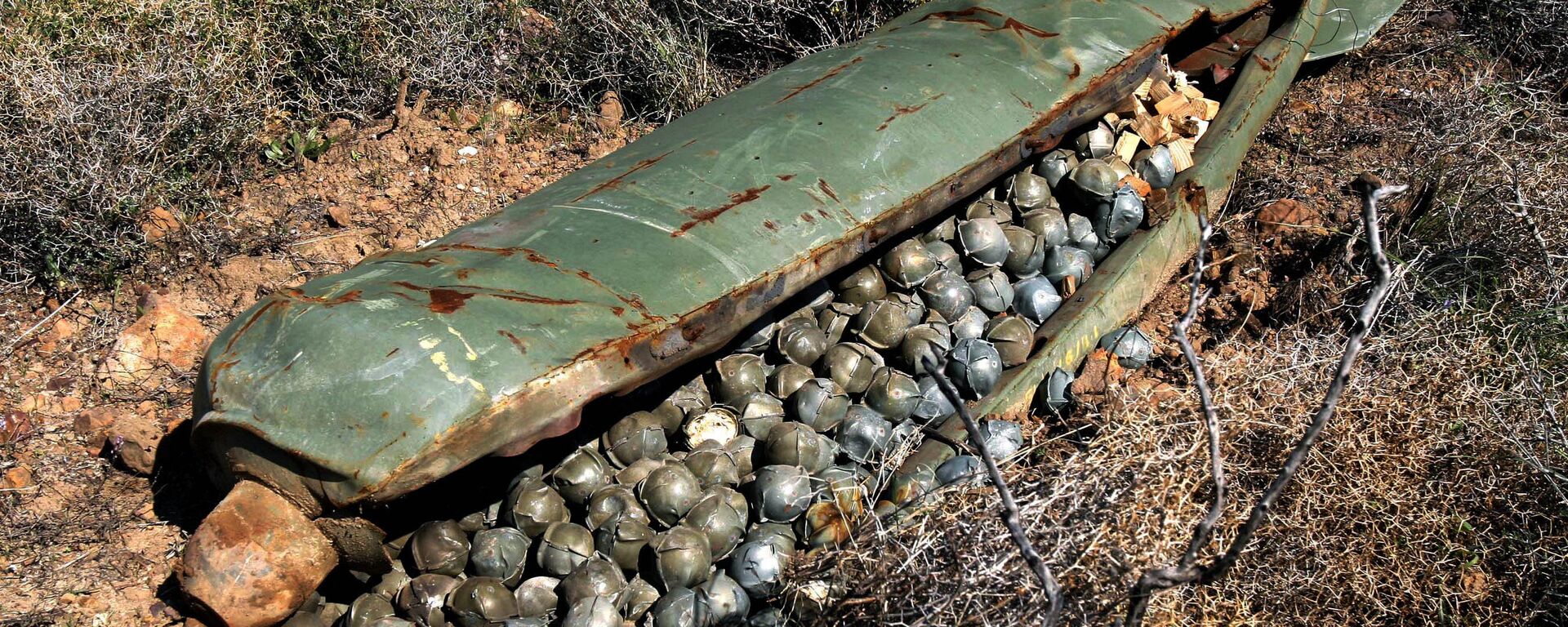 Bomba de fragmentação (bomba cluster) - Sputnik Brasil, 1920, 16.07.2023