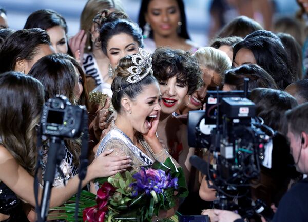 Representante da África do Sul, Demi-Leigh Nel-Peters , é a nova Miss Universo 2017 - Sputnik Brasil