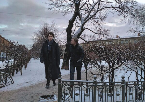 Protagonistas do seriado da BBC, Sherlock Holmes e Dr. Watson, no centro de Leningrado (São Petersburgo) - Sputnik Brasil