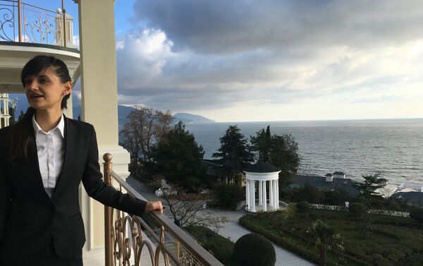 Vista da varanda grande do hotel Palmira Palace, na cidade de Yalta - Sputnik Brasil